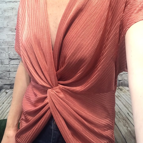 ‼️Metallic PEACH knotted Top Size Small ‼️ - Picture 8 of 8